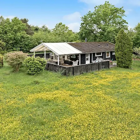 Holiday home In With Kitchen *